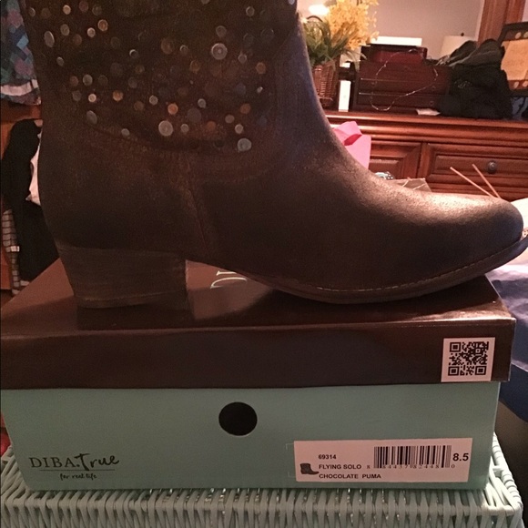 Boots - Picture 2 of 3